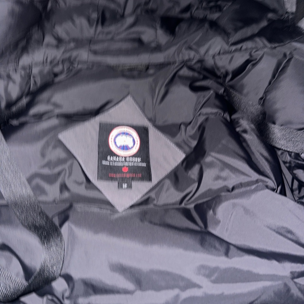 Canada goose Montebello gray coat, good condition, no rips or tears